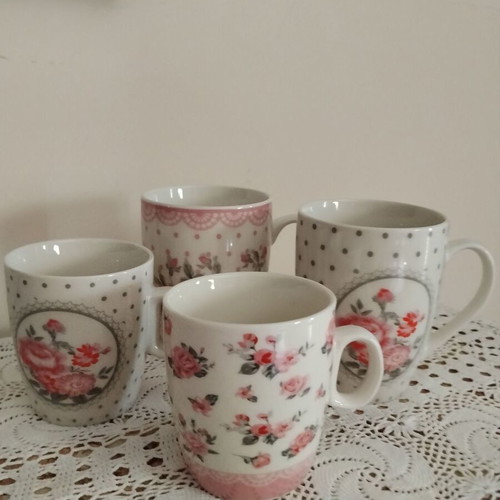 Vicko porcelain mug set with romantic floral design, like new
