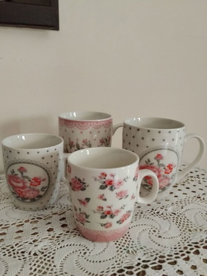 Vicko porcelain mug set with romantic floral design, like new