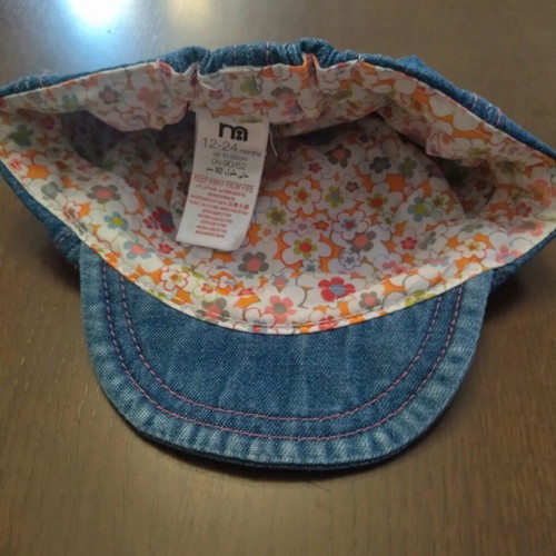 Branded baby hats for girl 12-24 months like new, set of 4