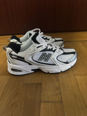New Balance 530 MR530LB sneakers new, size EU 37.5, black and white