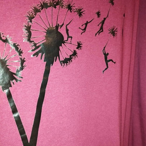 Red Cherry T-shirt new with artistic dandelion print XXL XXXL
