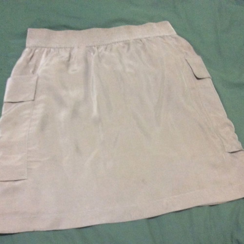 Ann Taylor women's skirt new with elastic and pockets