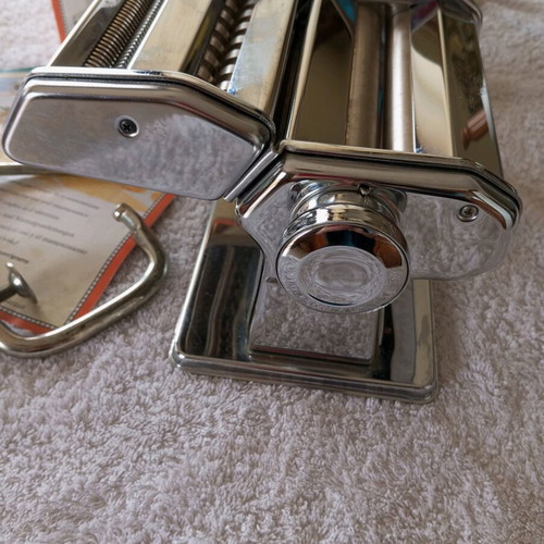 Atlas pasta machine like new, Italian