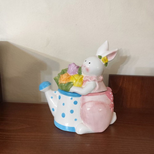 Decorative bunny like new with storage space
