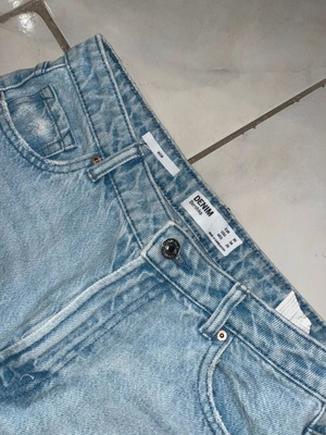 Bershka denim jeans with knee rip, size 36, blue