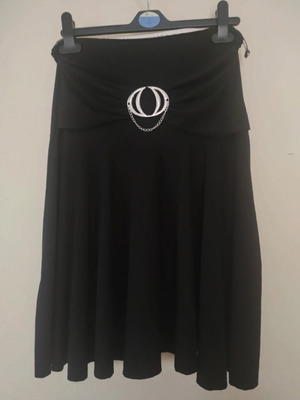 Black midi skirt with decorative chain and rings, like new, size M