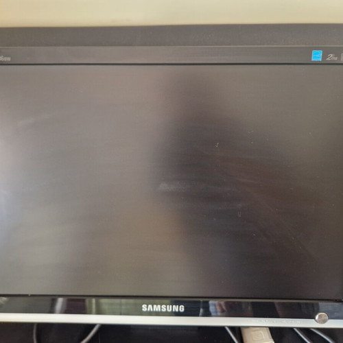 Samsung SyncMaster 206BW monitor like new, 20 inch widescreen