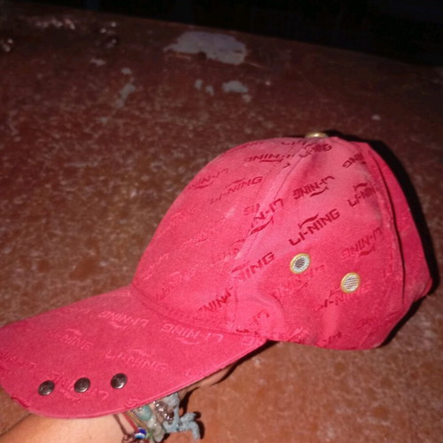 Vintage cap with visor like new, red adjustable size