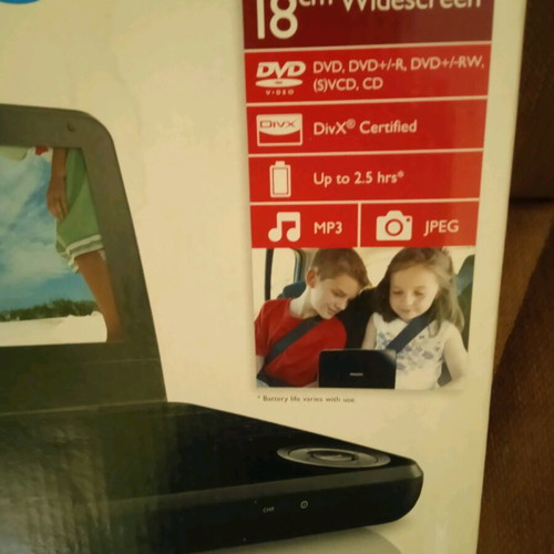 Philips φορητό DVD player σαν καινούργιο με αυθεντική συσκευασία και 2 φορτιστές