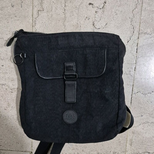 Kipling crossbody bag black used in good condition