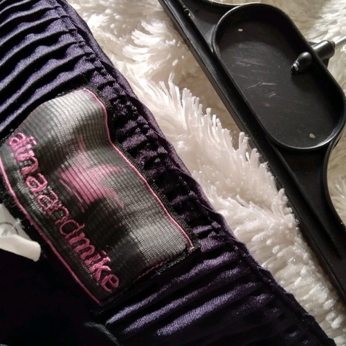 Skirt like new, unique designer purple, size M