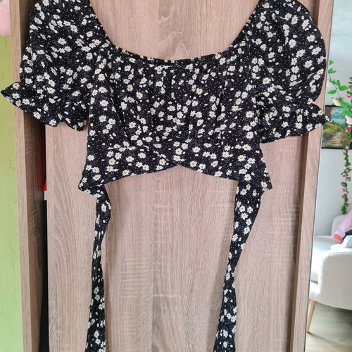 Shein skirt with crop top set like new, black and white