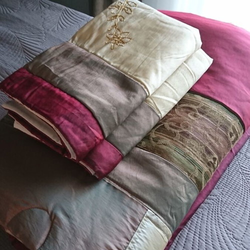 Bed quilt like new with pillowcases for double bed