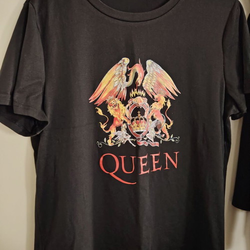 T shirt Queen black size L like new
