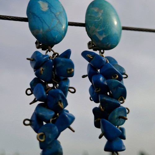 Vintage clip earrings with turquoise stones used, cluster style