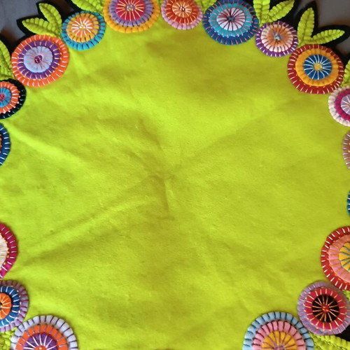 Handmade embroidered felt tablecloth Wendy Williams No2 like new