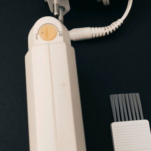 Silk epil duo plus Braun epilator used with charger and cleaning brush