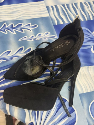 Valentina Ricci black pumps like new, 11 cm stiletto heel, size 38