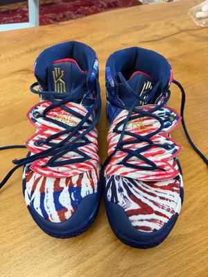 Nike Kyrie αθλητικά σαν καινούργια, πολύχρωμα, μέγεθος 44