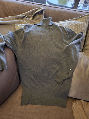 Guess Grey Turtleneck Blouse Like New Size M
