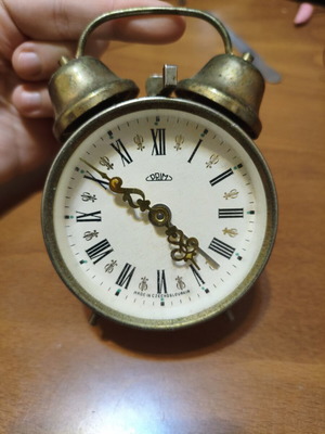 Prim mechanical vintage analog alarm clock