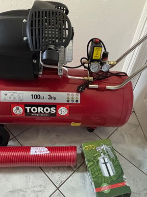 Αεροσυμπιεστής Toros 100ltr καινούργιος με σετ λάστιχα και πιστόλι βαφής