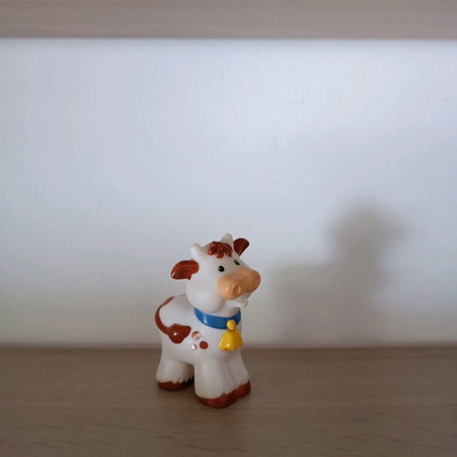 Plastic cow toy like new