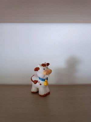 Plastic cow toy like new