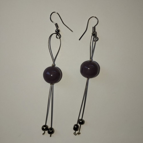 Dangling earrings with purple stone like new, length 9 cm