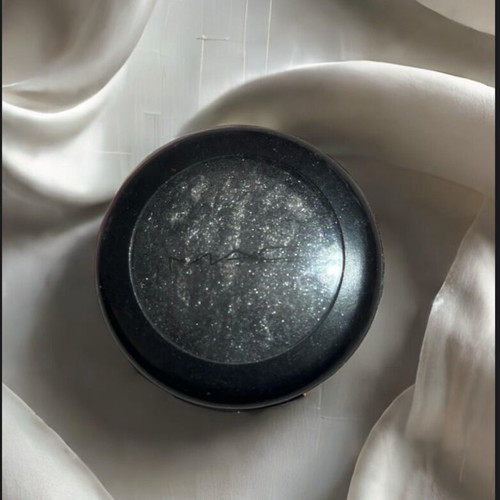 Mac Cinderfella eyeshadow almost new, used once