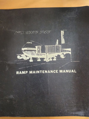 Boeing 747 Ramp Maintenance Manual used, Qantas Airways 1976 edition