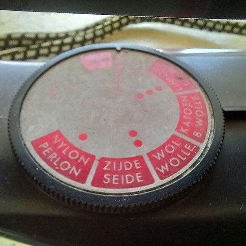 Vintage Ruton iron used, model R02108RU, made in Holland