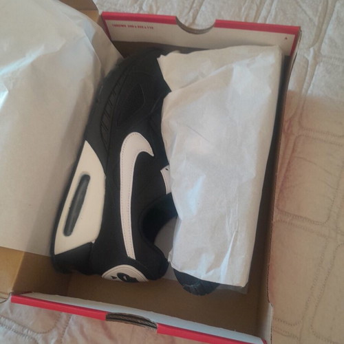 Nike Air Max Ivo new black and white shoes size 39