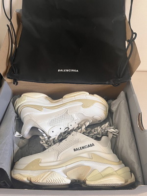Balenciaga Triple S sneakers like new, size 36 white