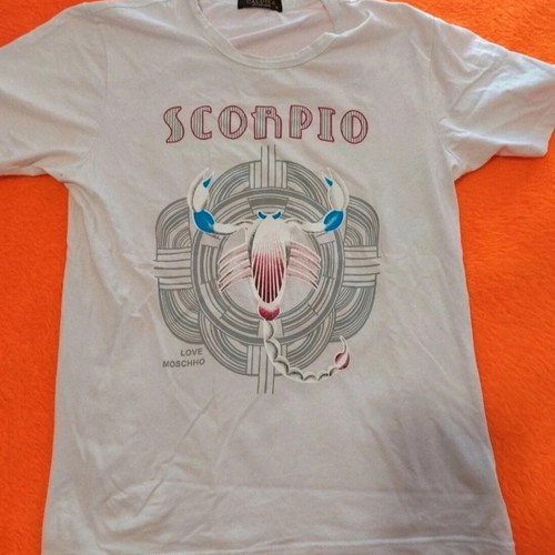 Set of 2 Scorpio T-shirts like new, size M, black and white