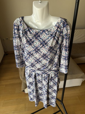 Jessica Simpson dress size M new, colorful pattern