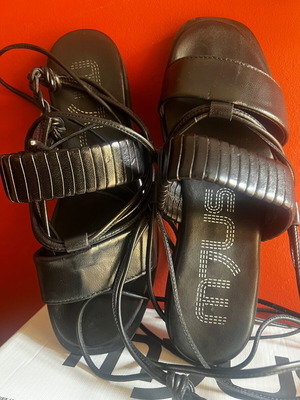 MJUS leather sandals new size 38, black
