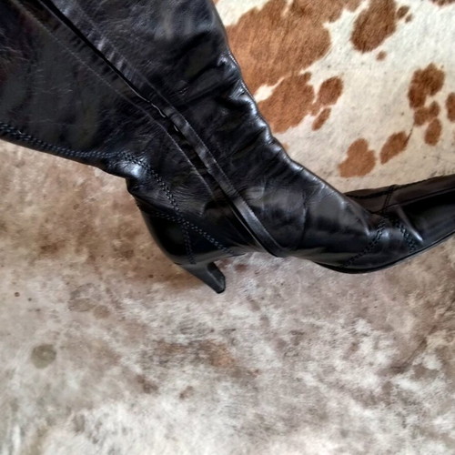 Black leather boots size 39.5 like new