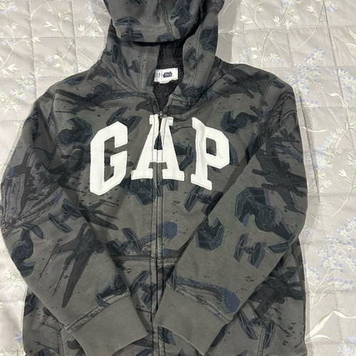 Gap fleece jacket with inner fur in good condition