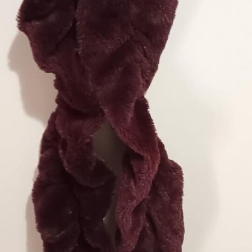 Women's goniko scarf like new, neck style