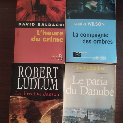 French mystery and adventure books like new, pack of 4, large size