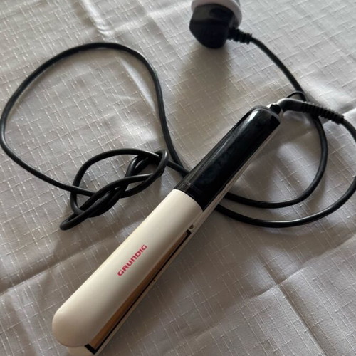 Grundig Hair Straightener used with ionic function and LED display