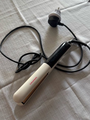 Grundig Hair Straightener used with ionic function and LED display