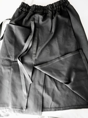 Asymmetrical black skirt new, size M