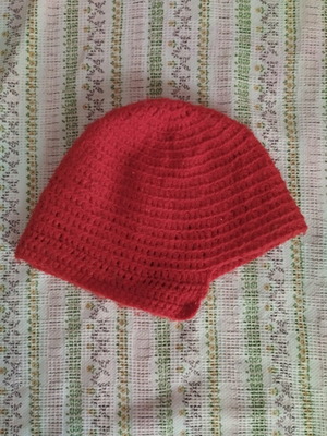 Handmade knit hat like new, one size, red