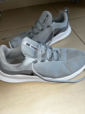 Nike shoes like new, athletic, gray, size 44