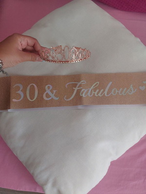 Crown and ribbon 30 years