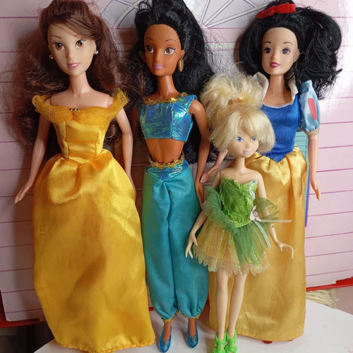 Disney Queens dolls used with character