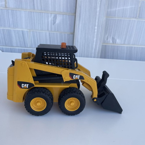 Bruder Cat Skid Steer Loader toy 1:16 scale
