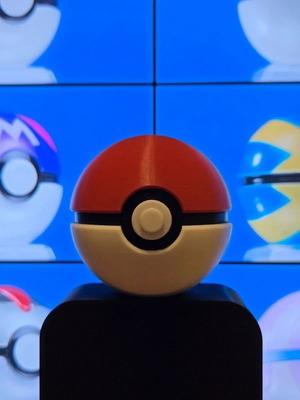 Pokémon Pokéball κλασική, κατόπιν παραγγελίας με μπρελόκ δώρο